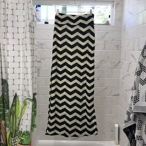 Maxi skirt with side slits